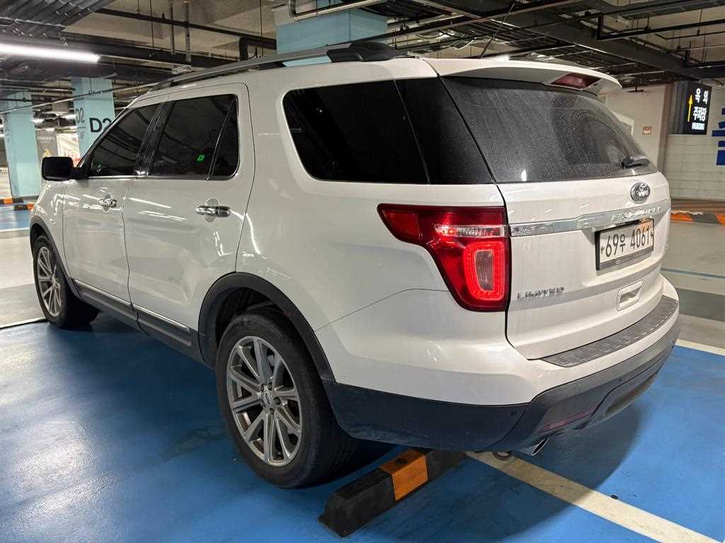 Ford Explorer - Vista 2