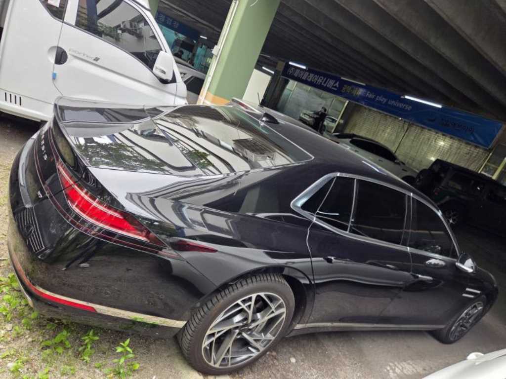 Genesis G90 - Vista 4