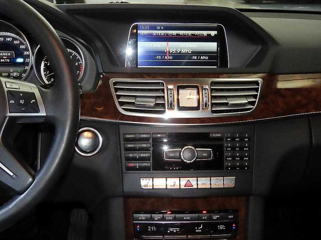 Mercedes Benz E class - Vista 11