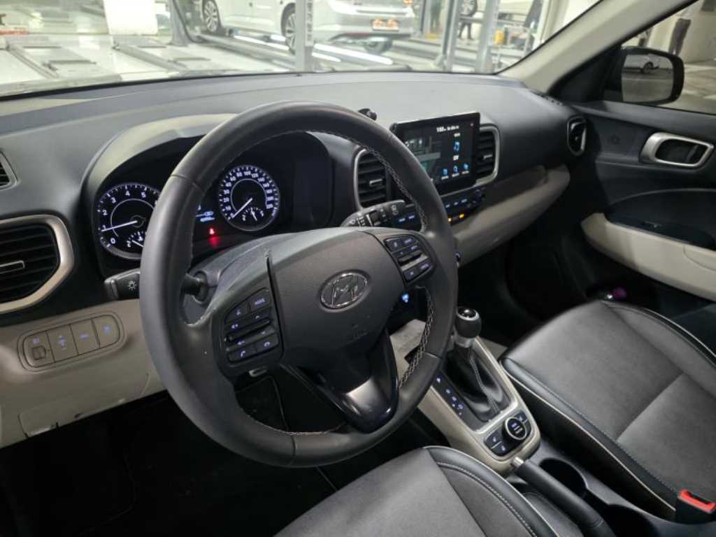 HYUNDAI Venue - Vista 9