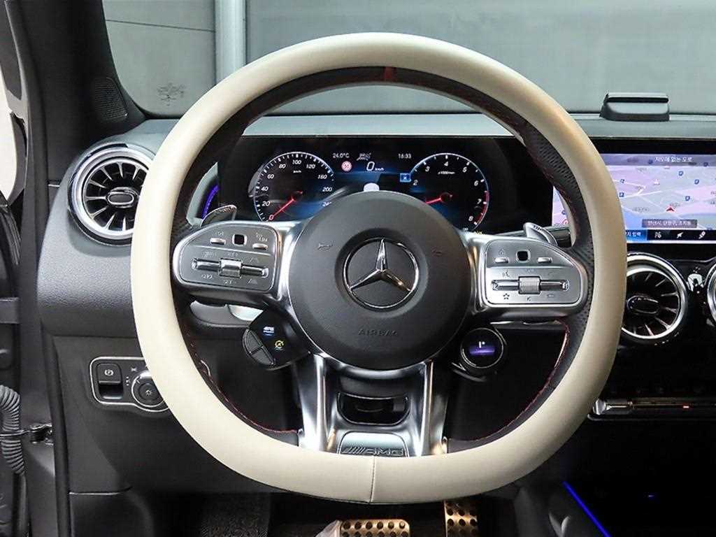 Mercedes Benz GLB Class - Vista 9