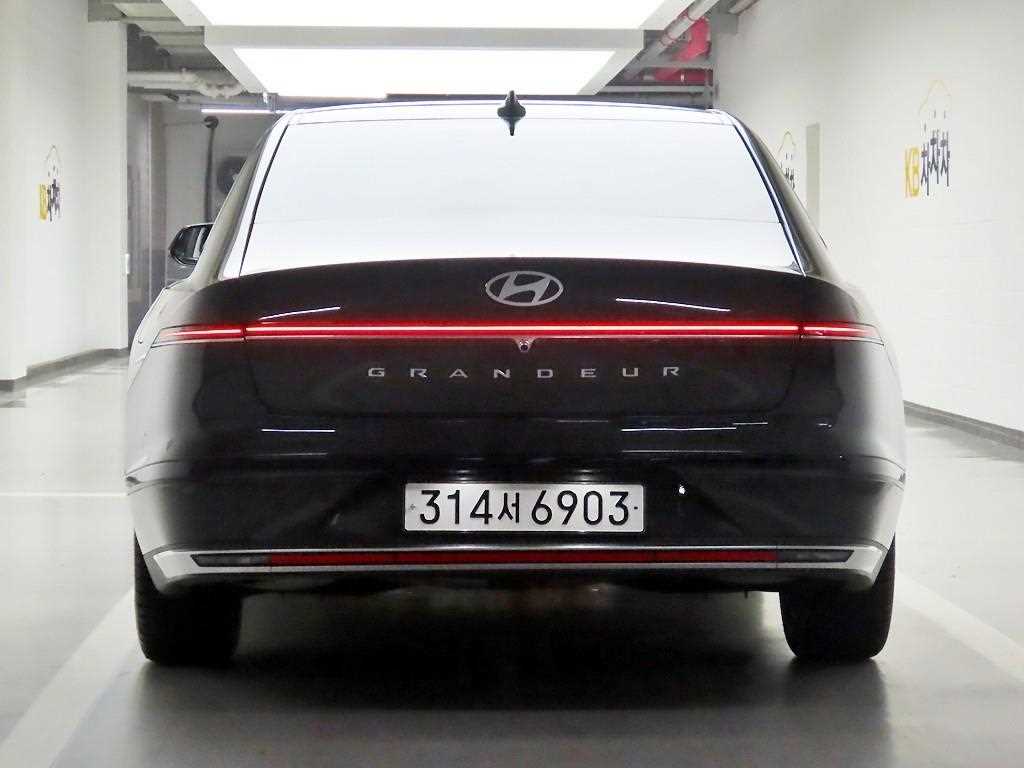 HYUNDAI Grandeur - Vista 3