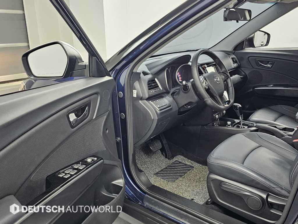 Ssangyong Tivoli - Vista 9