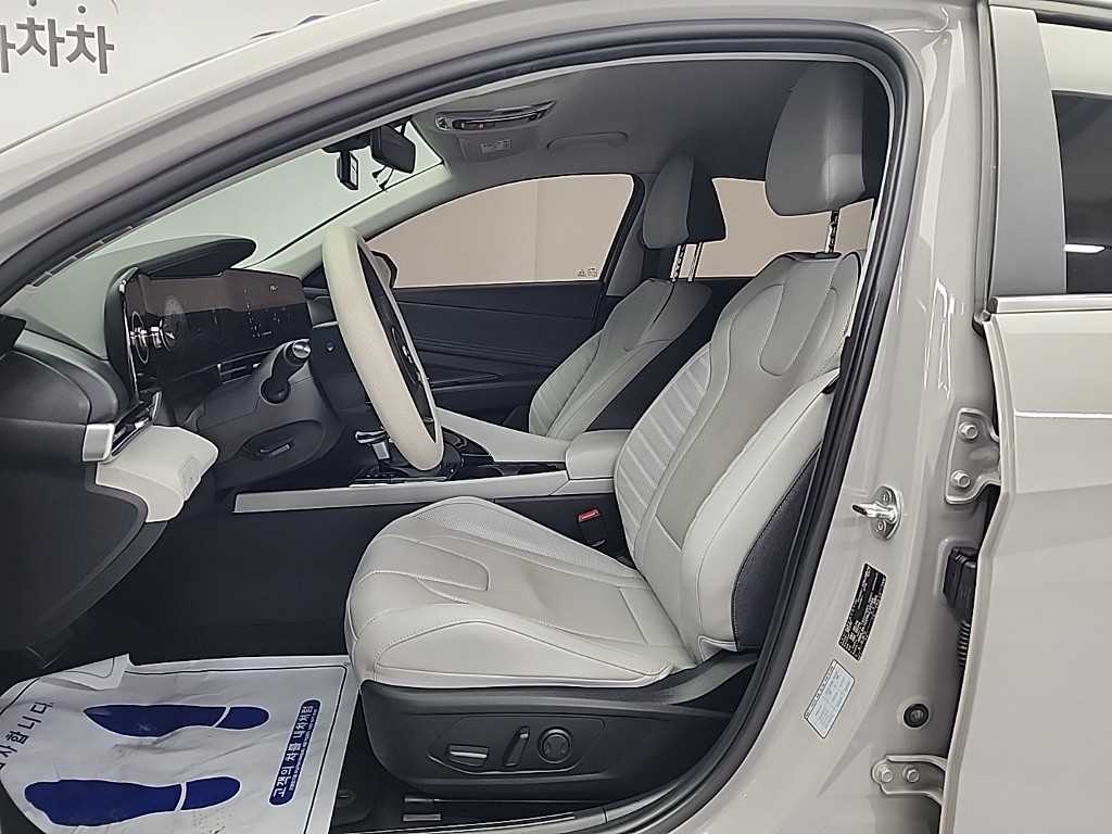 HYUNDAI Avante - Vista 11