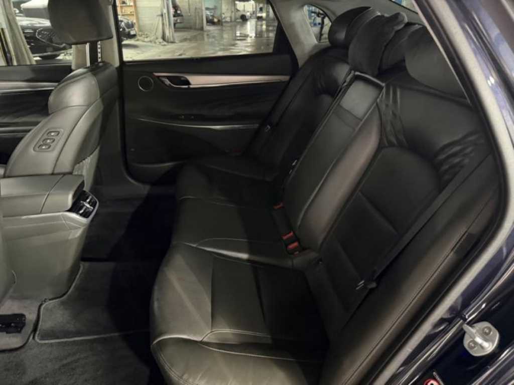 HYUNDAI Grandeur - Vista 7