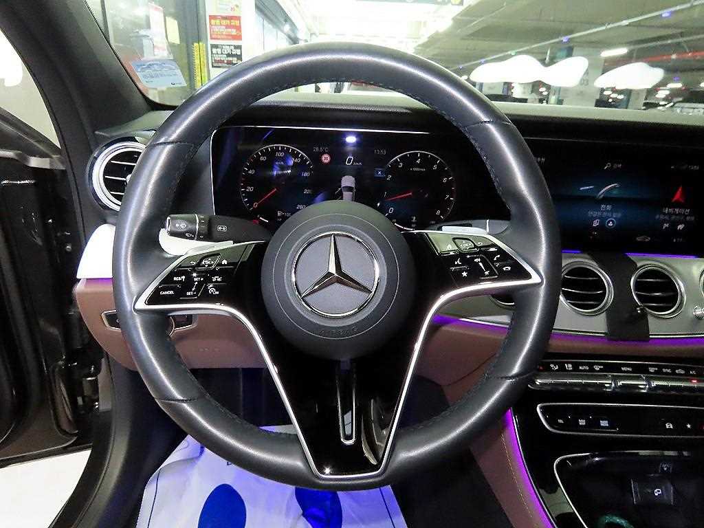 Mercedes Benz E class - Vista 8