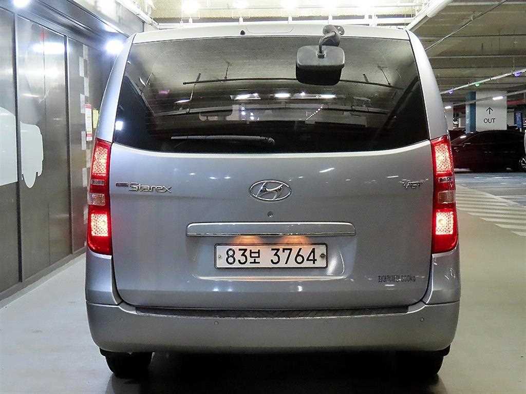 HYUNDAI Starex - Vista 5