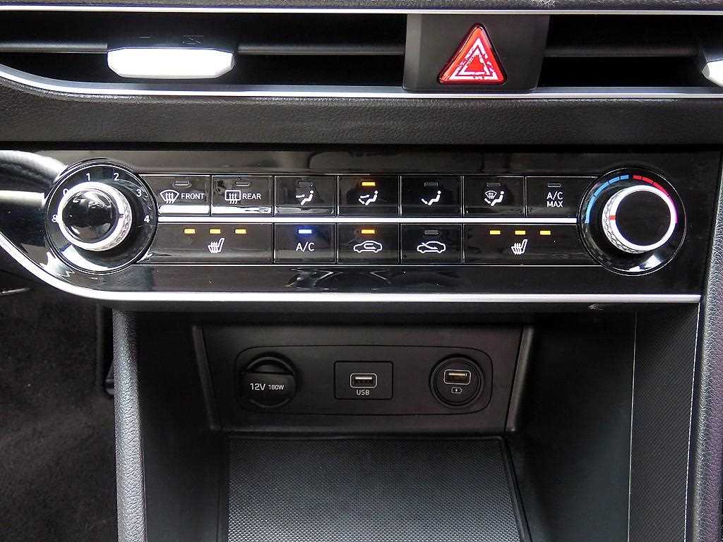 HYUNDAI Sonata - Vista 12