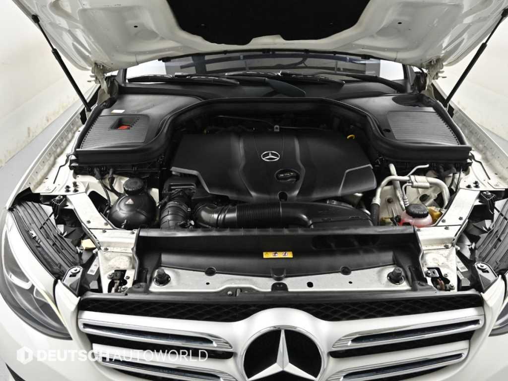 Mercedes Benz GLC Class - Vista 6