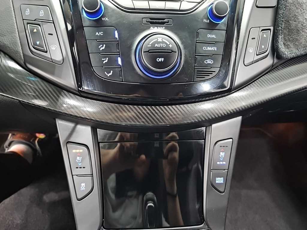 HYUNDAI i40 - Vista 10