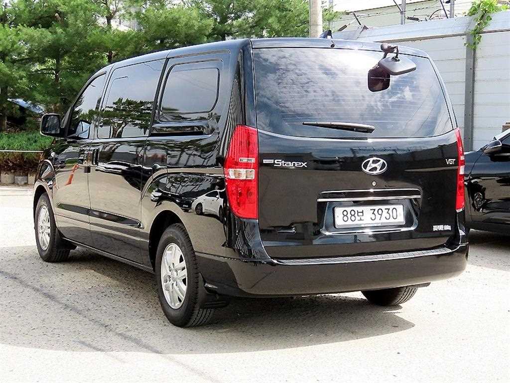 HYUNDAI Starex - Vista 3