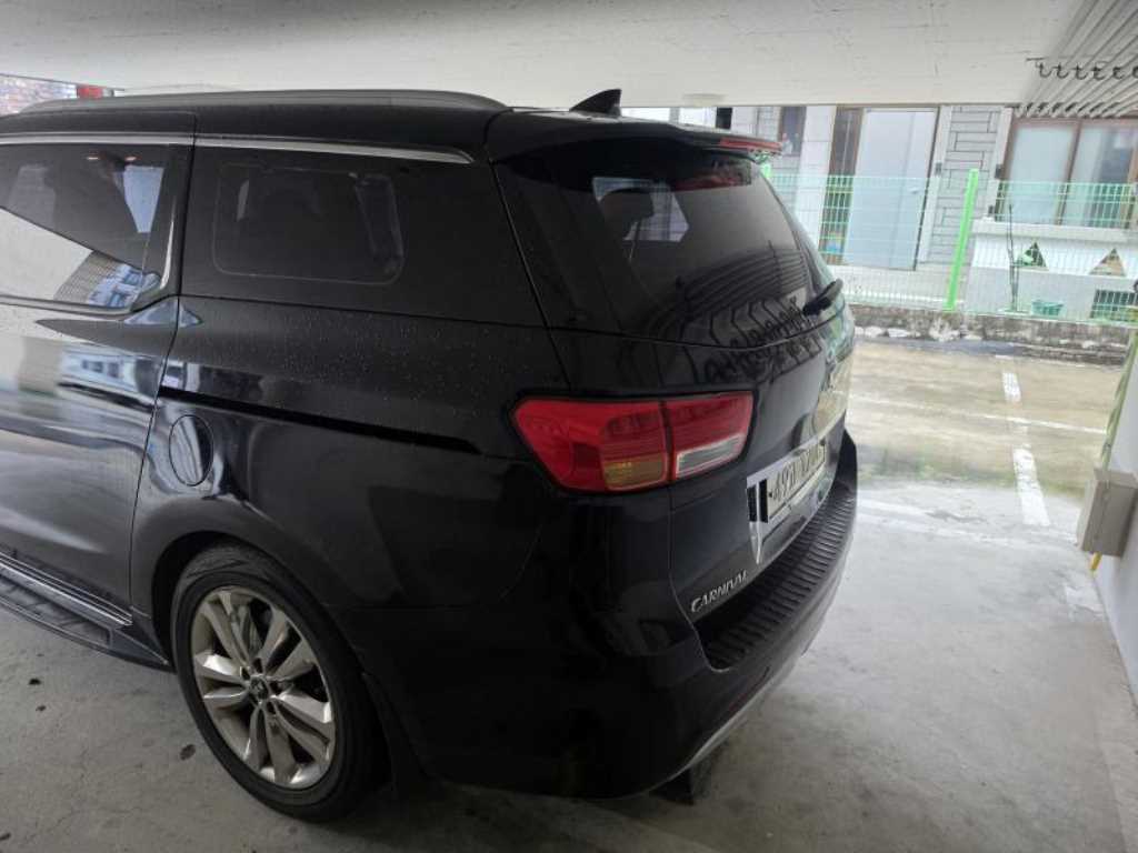 KIA Carnival - Vista 2