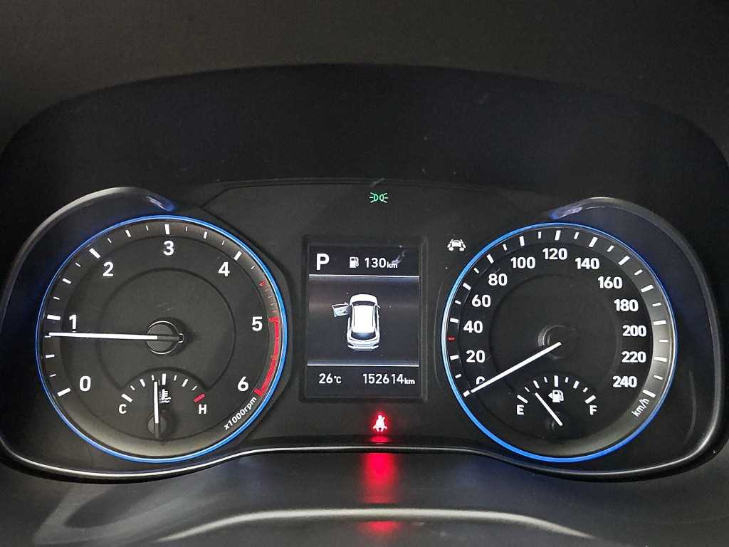 HYUNDAI Kona - Vista 6