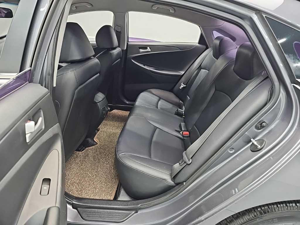HYUNDAI Sonata - Vista 12