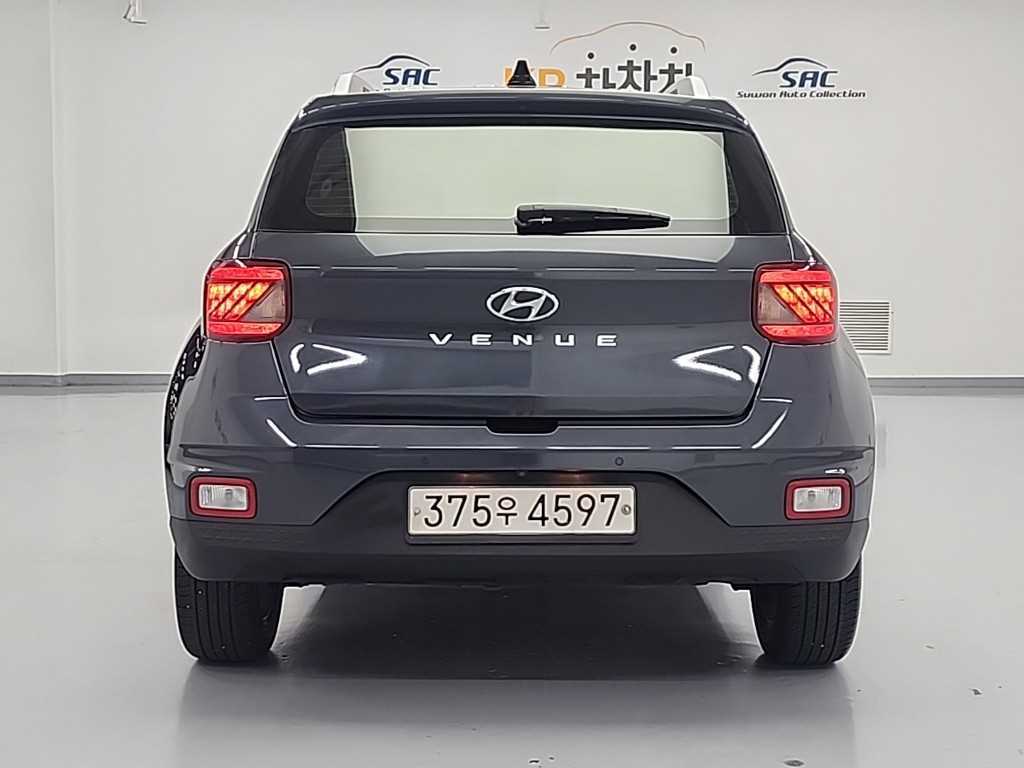 HYUNDAI Venue - Vista 3