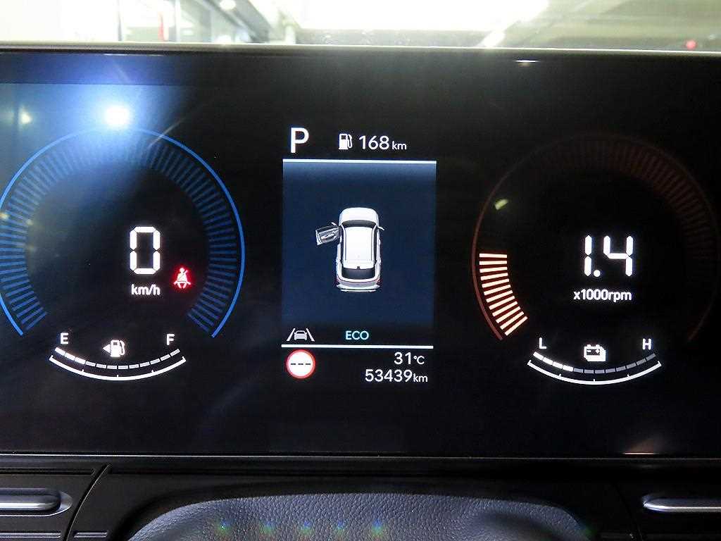 HYUNDAI Kona - Vista 9