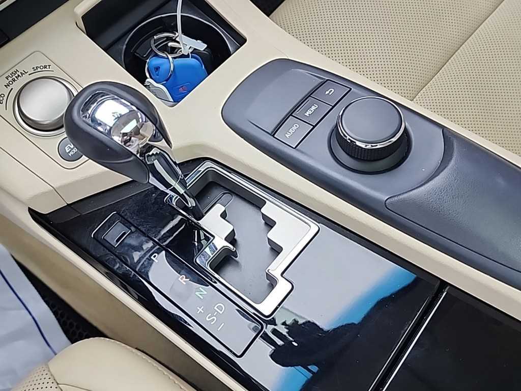 Lexus ES - Vista 8