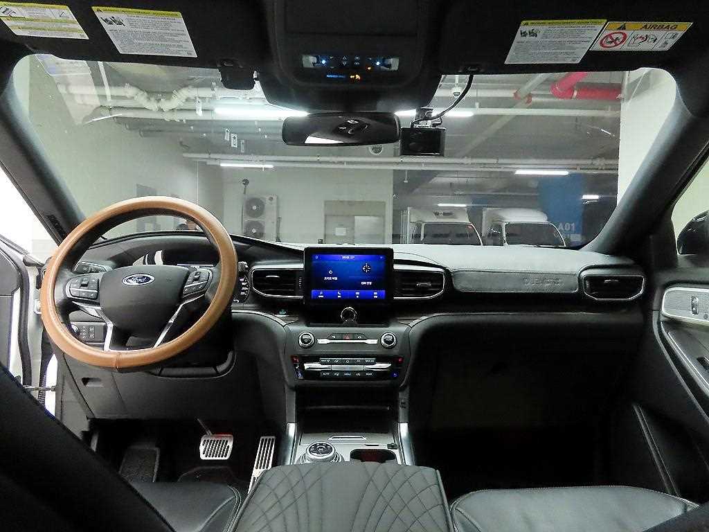 Ford Explorer - Vista 8