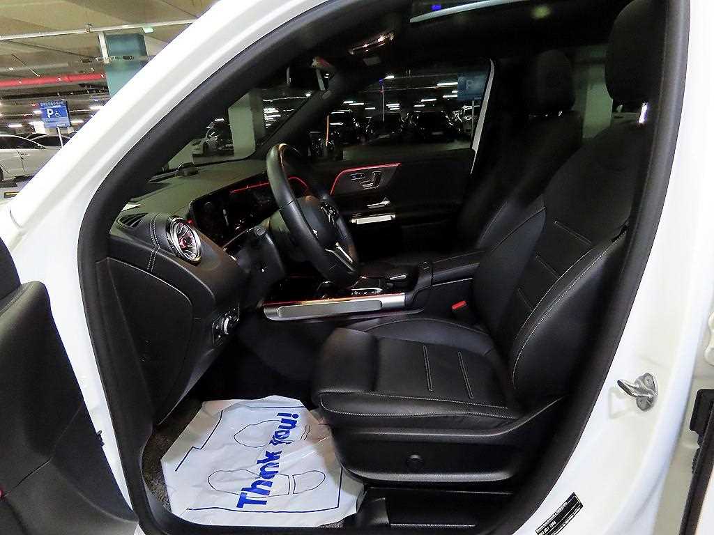 Mercedes Benz GLB Class - Vista 6