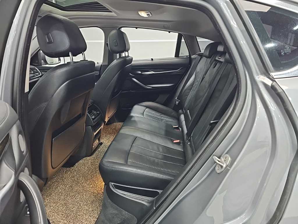 BMW X6 - Vista 12