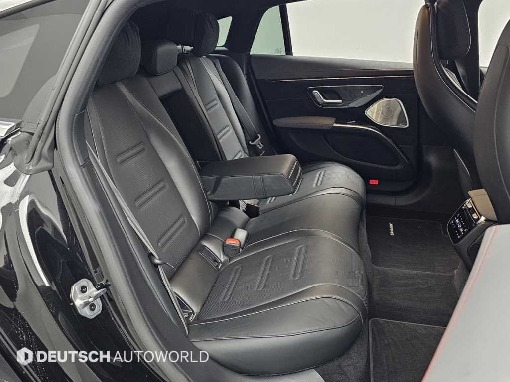 Mercedes Benz EQS - Vista 12