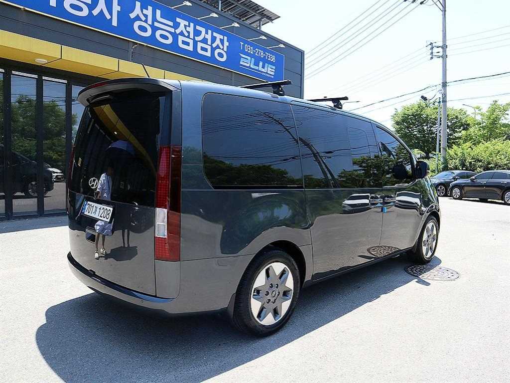 HYUNDAI Staria - Vista 4