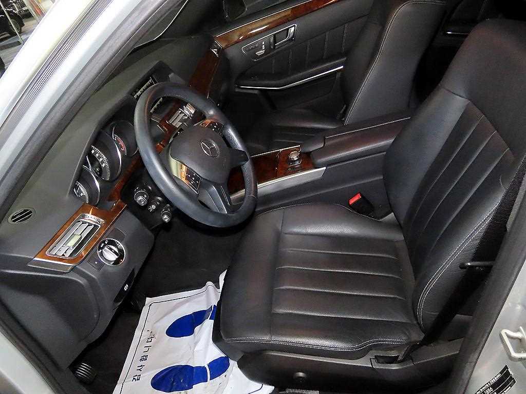 Mercedes Benz E class - Vista 6