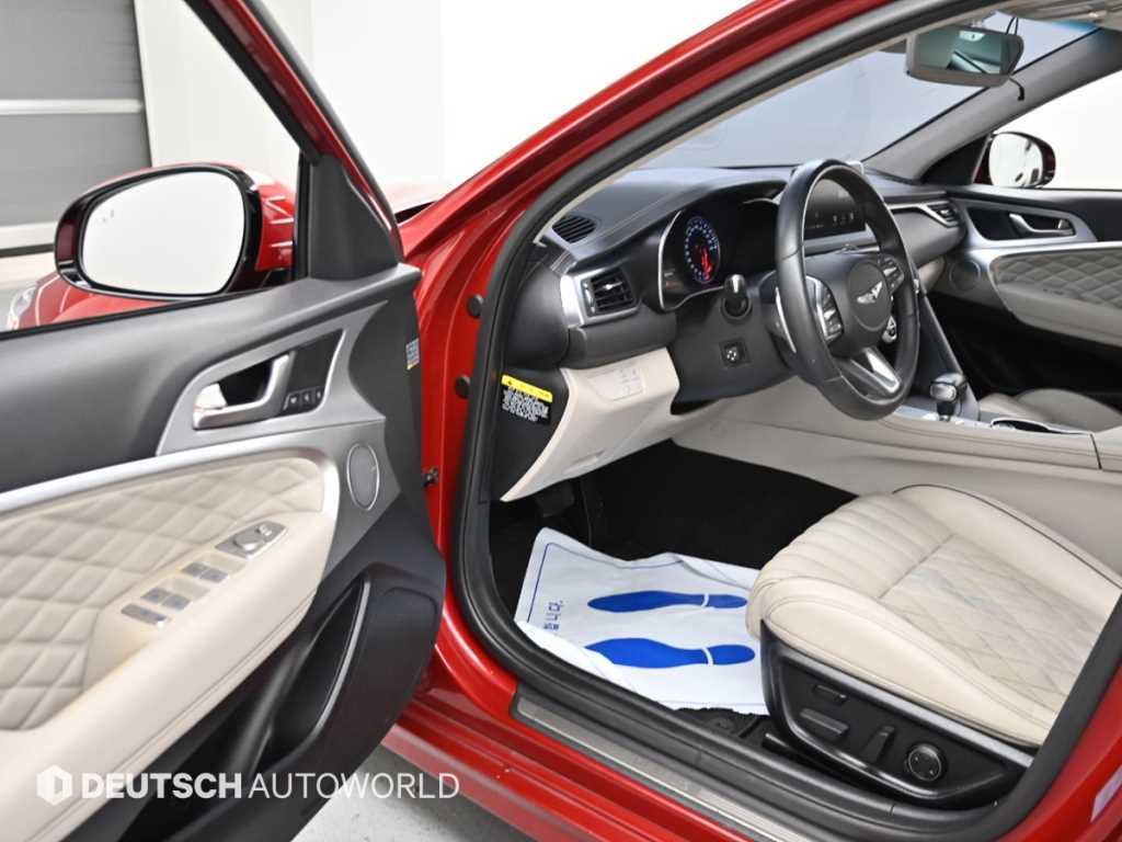 Genesis G70 - Vista 10