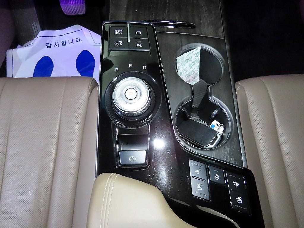 KIA K8 - Vista 12