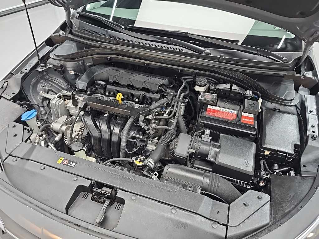 HYUNDAI Avante - Vista 5