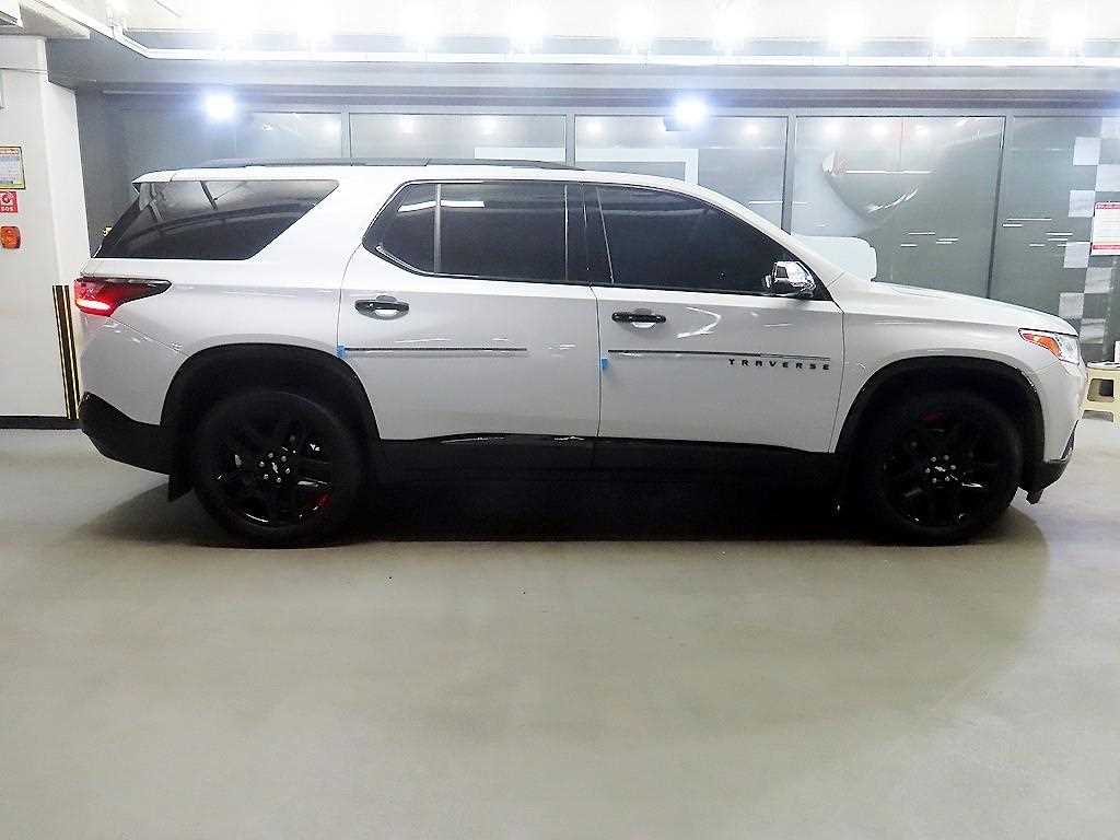 Chevrolet Travers - Vista 3