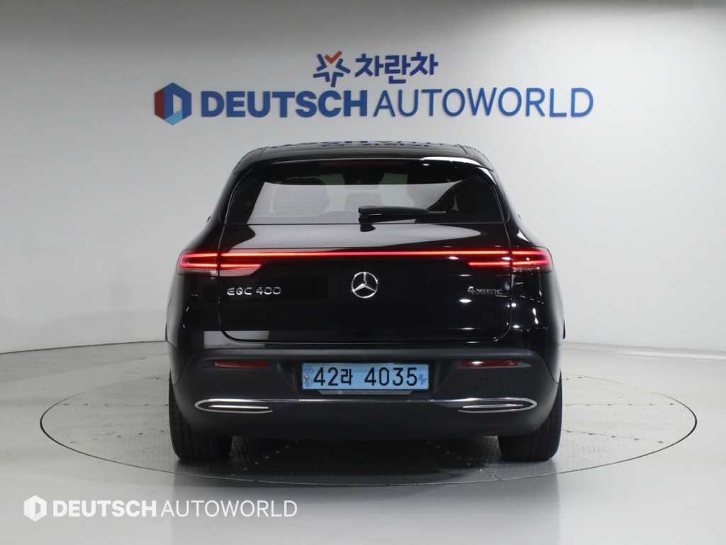 Mercedes Benz EQC - Vista 4