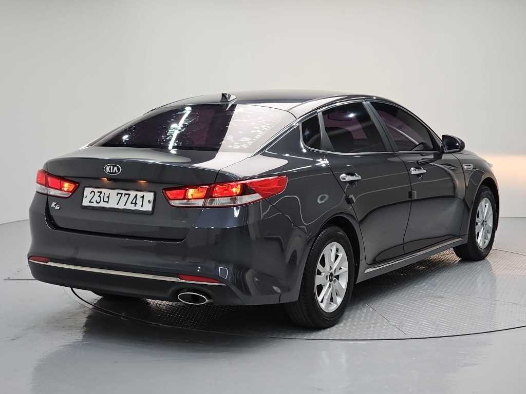 KIA K5 - Vista 4