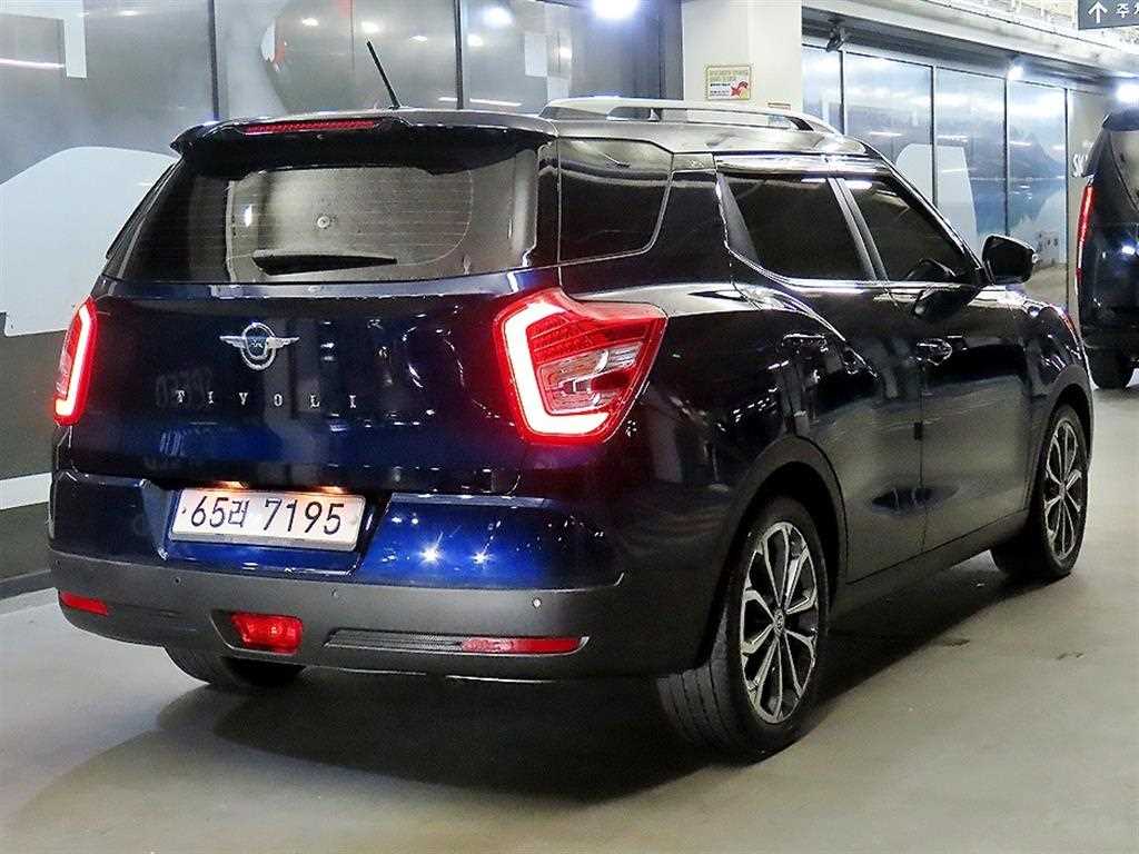 Ssangyong Tivoli - Vista 4