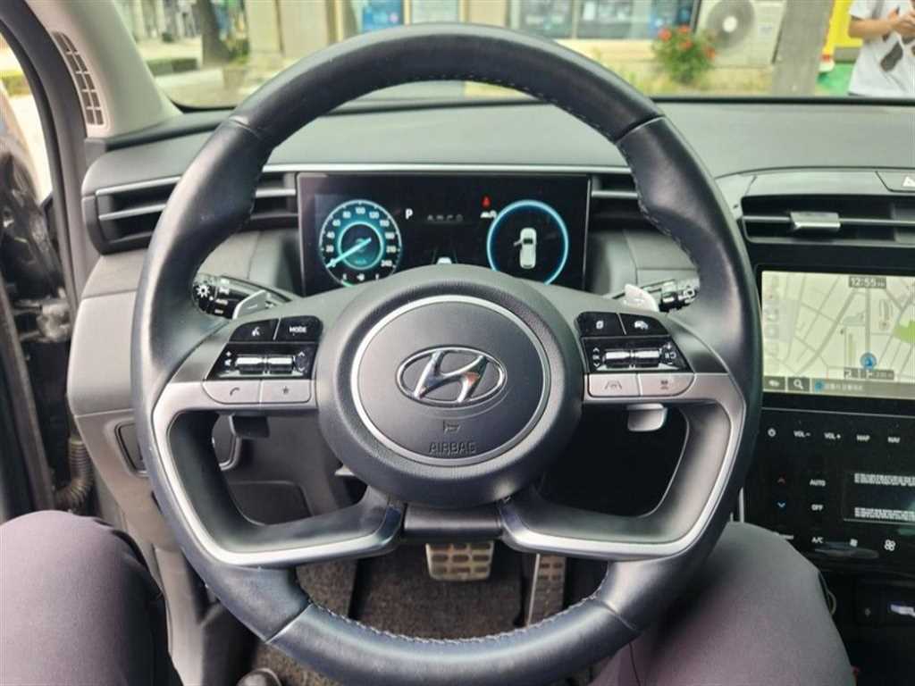 HYUNDAI Tucson - Vista 7