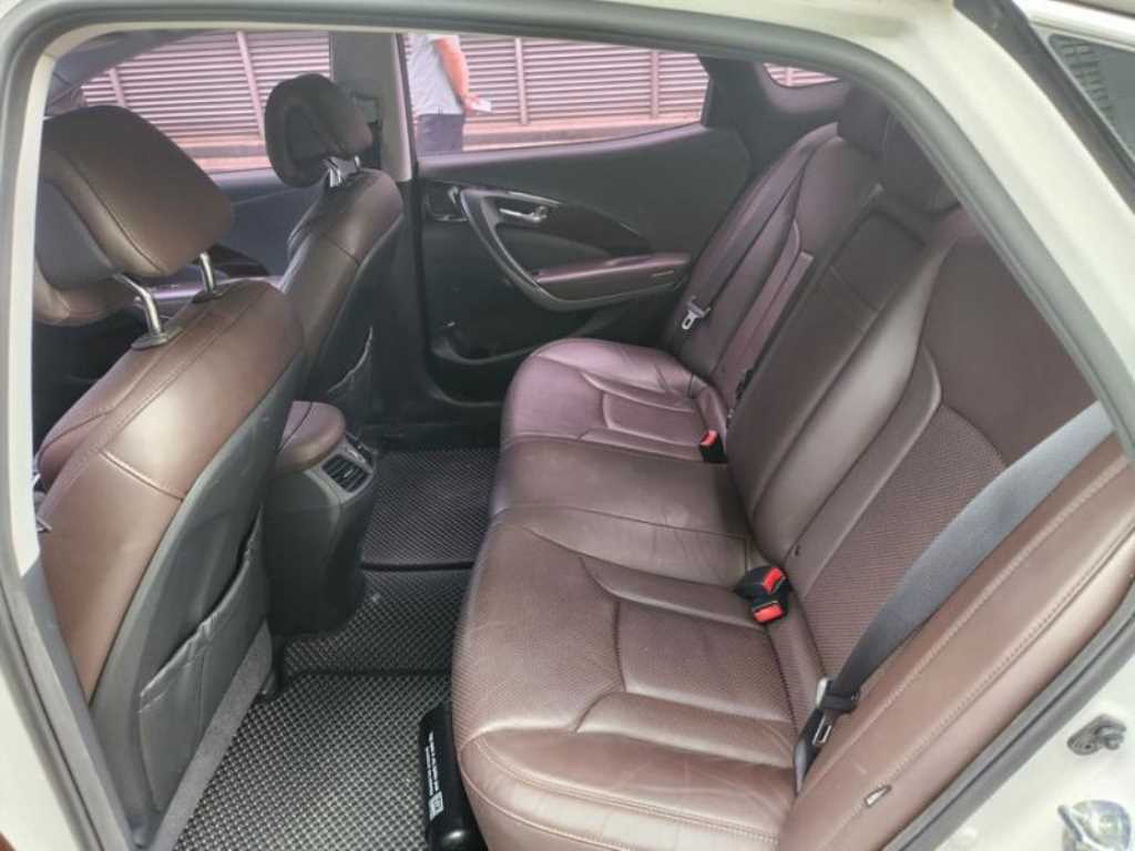 HYUNDAI Grandeur - Vista 6