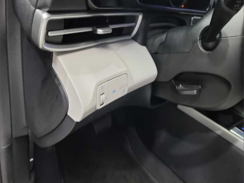 HYUNDAI Avante - Vista 5