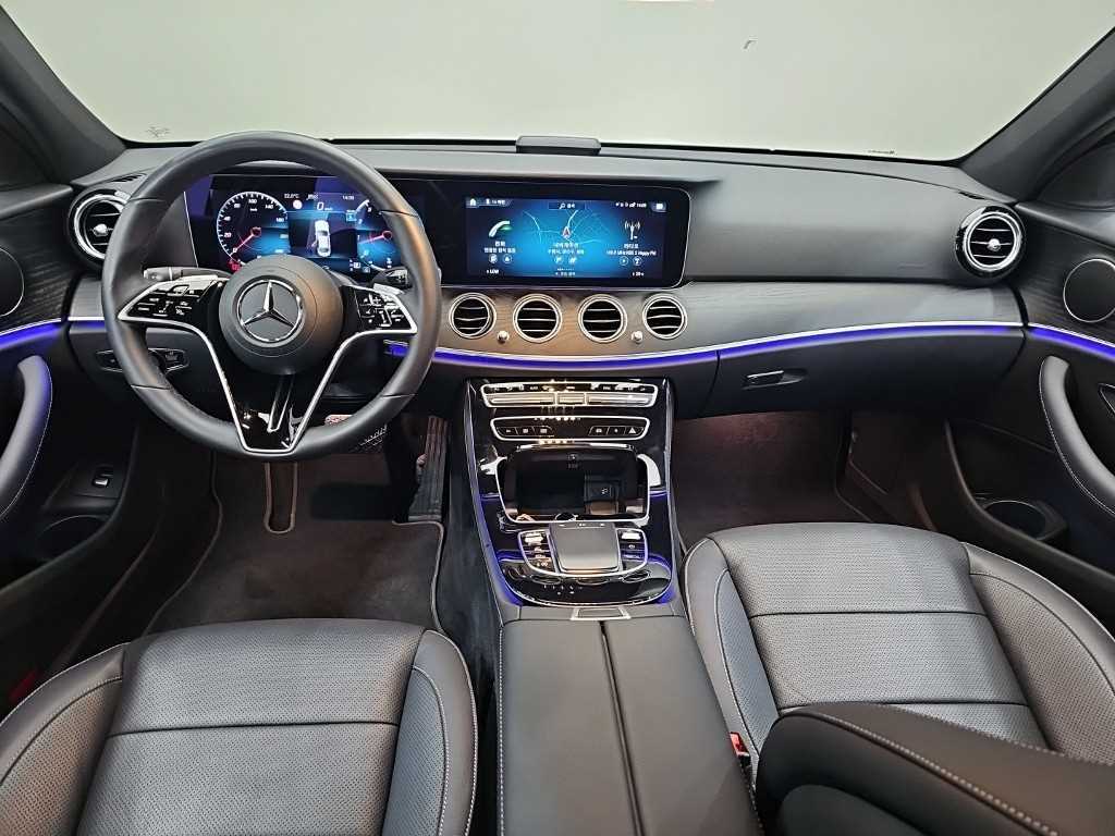 Mercedes Benz E class - Vista 7
