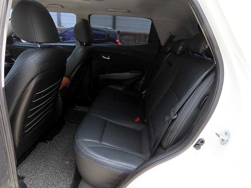 Ssangyong Tivoli - Vista 6