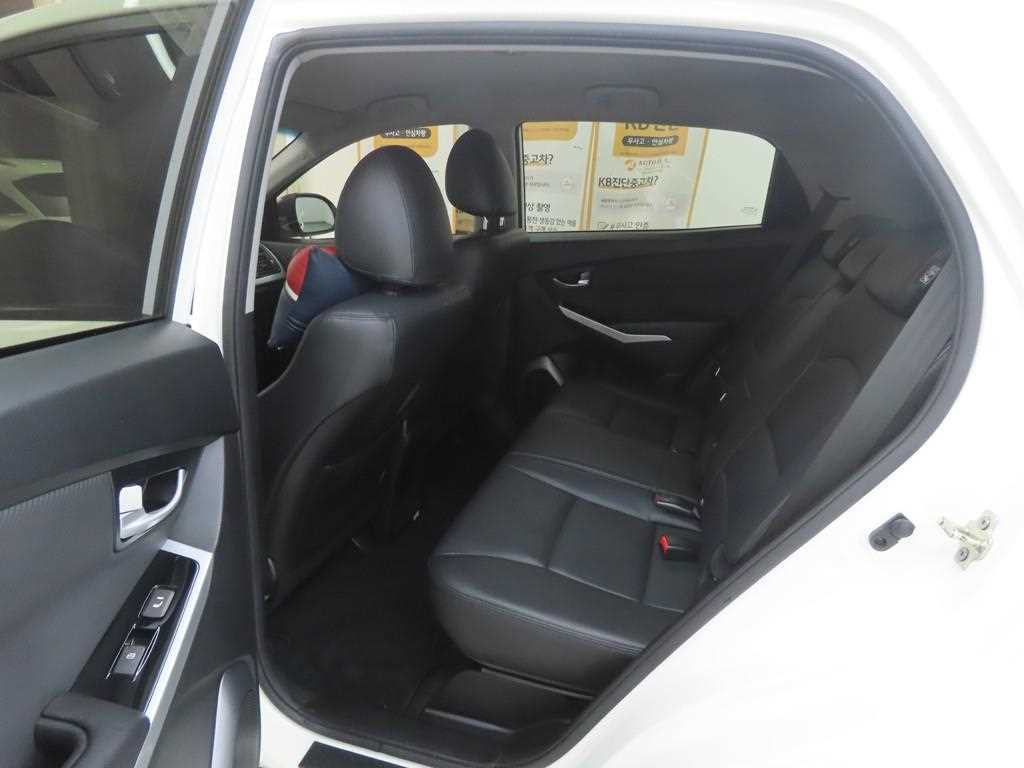 Ssangyong Korando - Vista 6