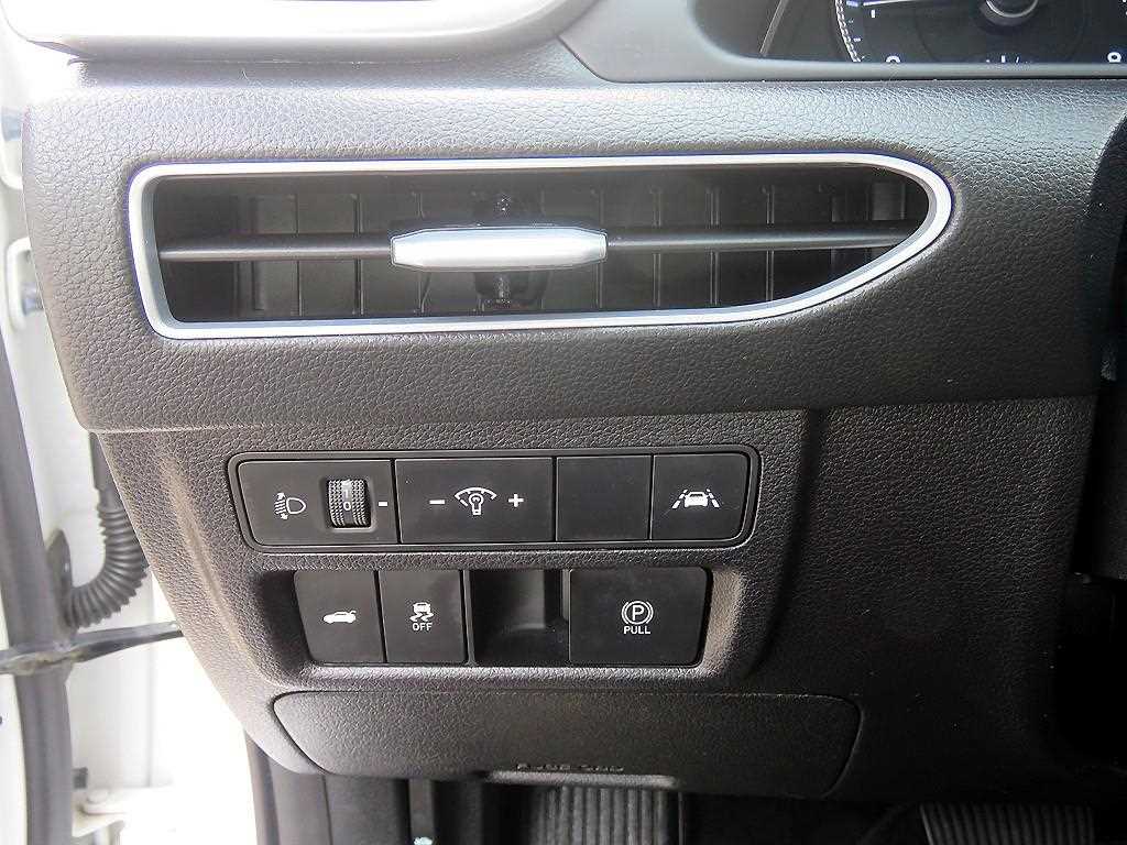 HYUNDAI Sonata - Vista 8