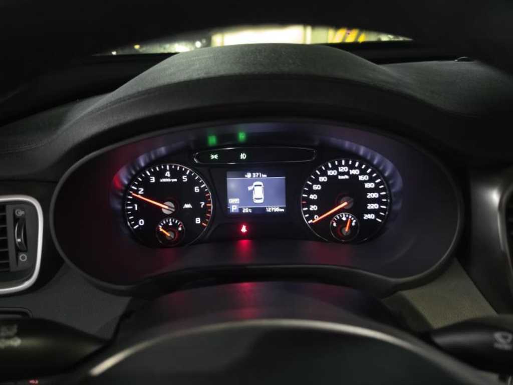 KIA Sorento - Vista 8
