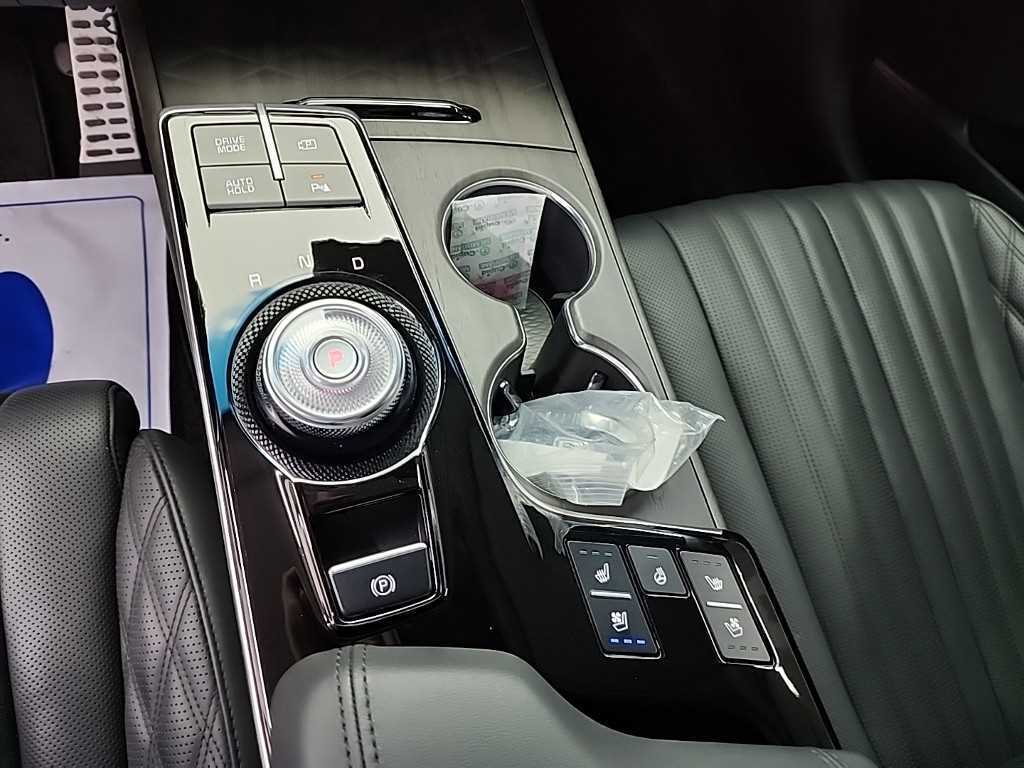 KIA K8 - Vista 8