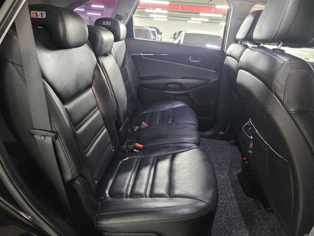 KIA Sorento - Vista 9