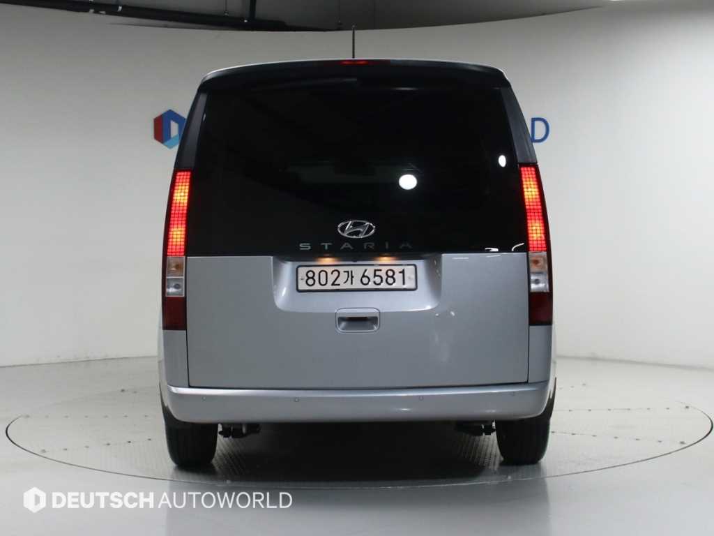 HYUNDAI Staria - Vista 4