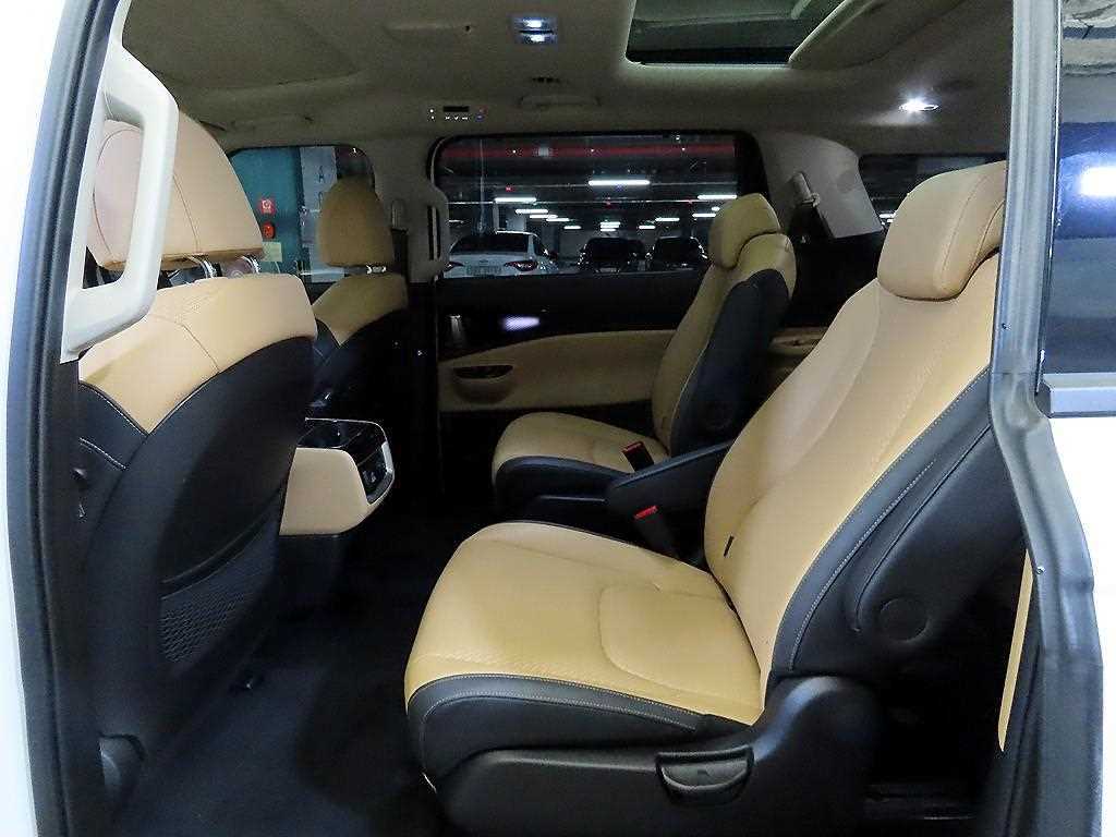 KIA Carnival - Vista 7