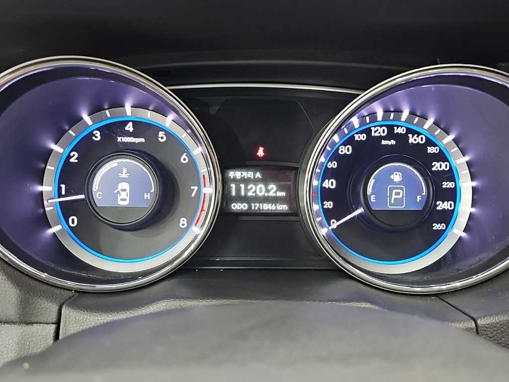 HYUNDAI Sonata - Vista 6