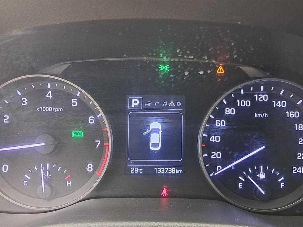 HYUNDAI Avante - Vista 8