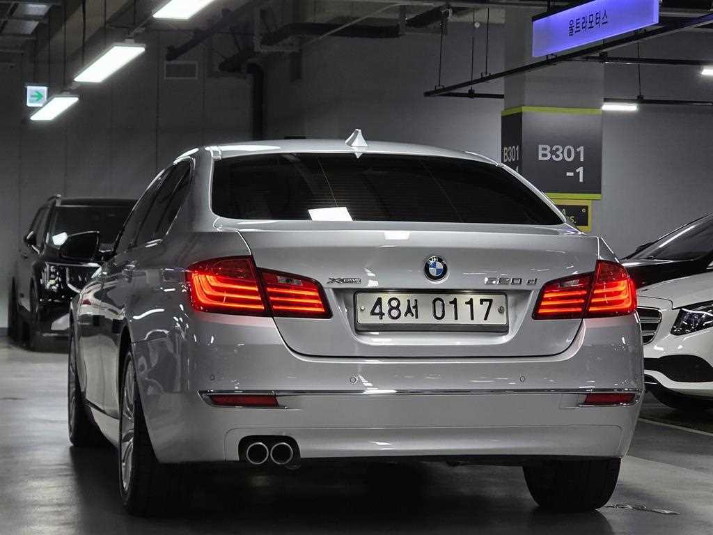 BMW 5 Series - Vista 4