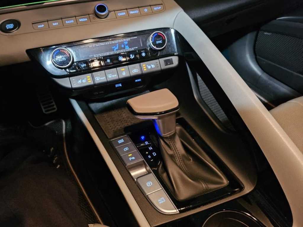 HYUNDAI Avante - Vista 7